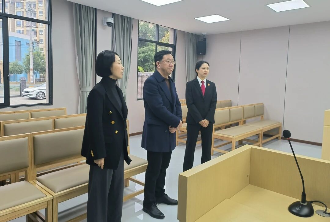 县委常委、县纪委书记、县监委主任宋飞到荣县法院双石法庭指导工作